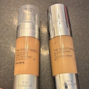 The Body Shop Balancing and Moisture Foundation SPF 15 - Tan and Cream